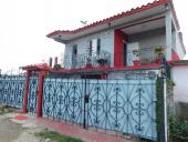 Se vende casa en Viñales. En la calle Salvador Cisneros Este.
